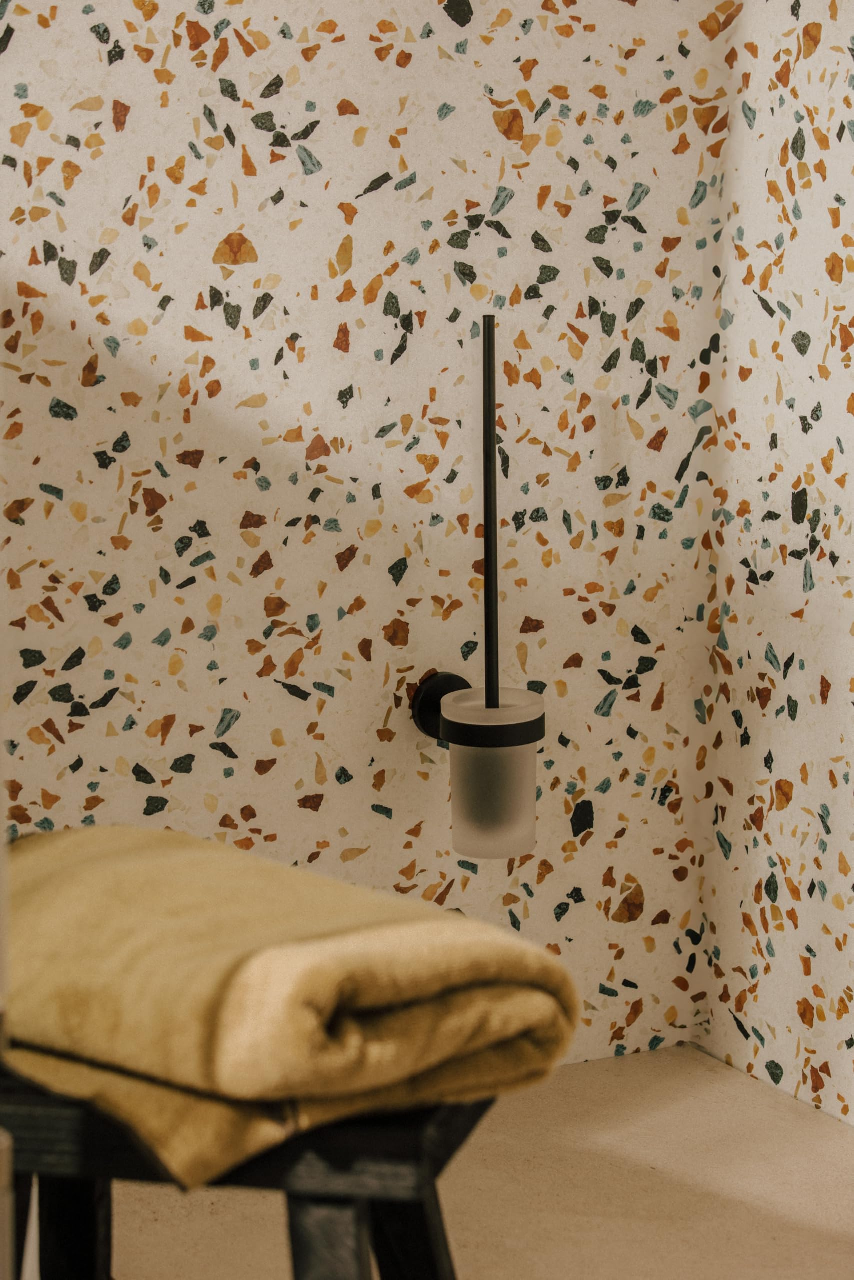 cosmic-start-wc-b-rstenhalter-glas-mattschwarz-wand image 5