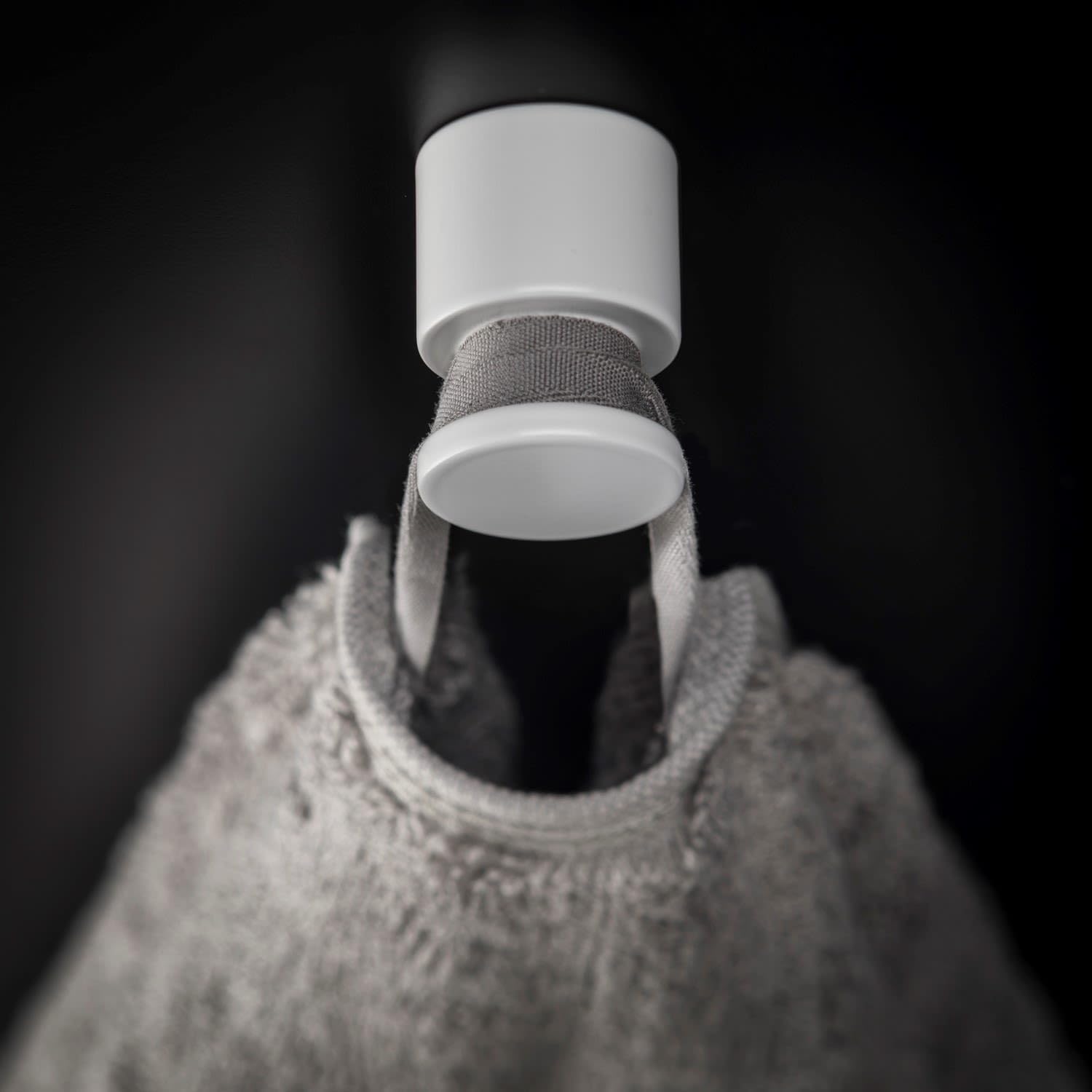 cosmic-b-w-handtuchhaken-wei-matt-metall-3-5-cm image 3