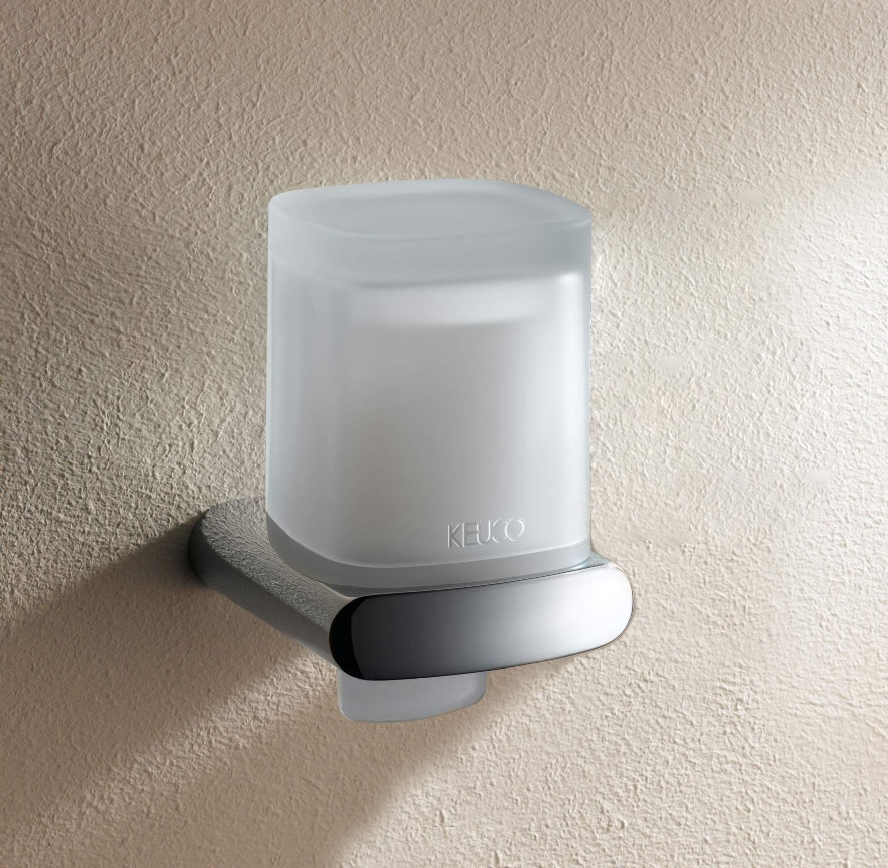 keuco-elegance-seifenspender-180-ml-chrom-st-lpglas image 4