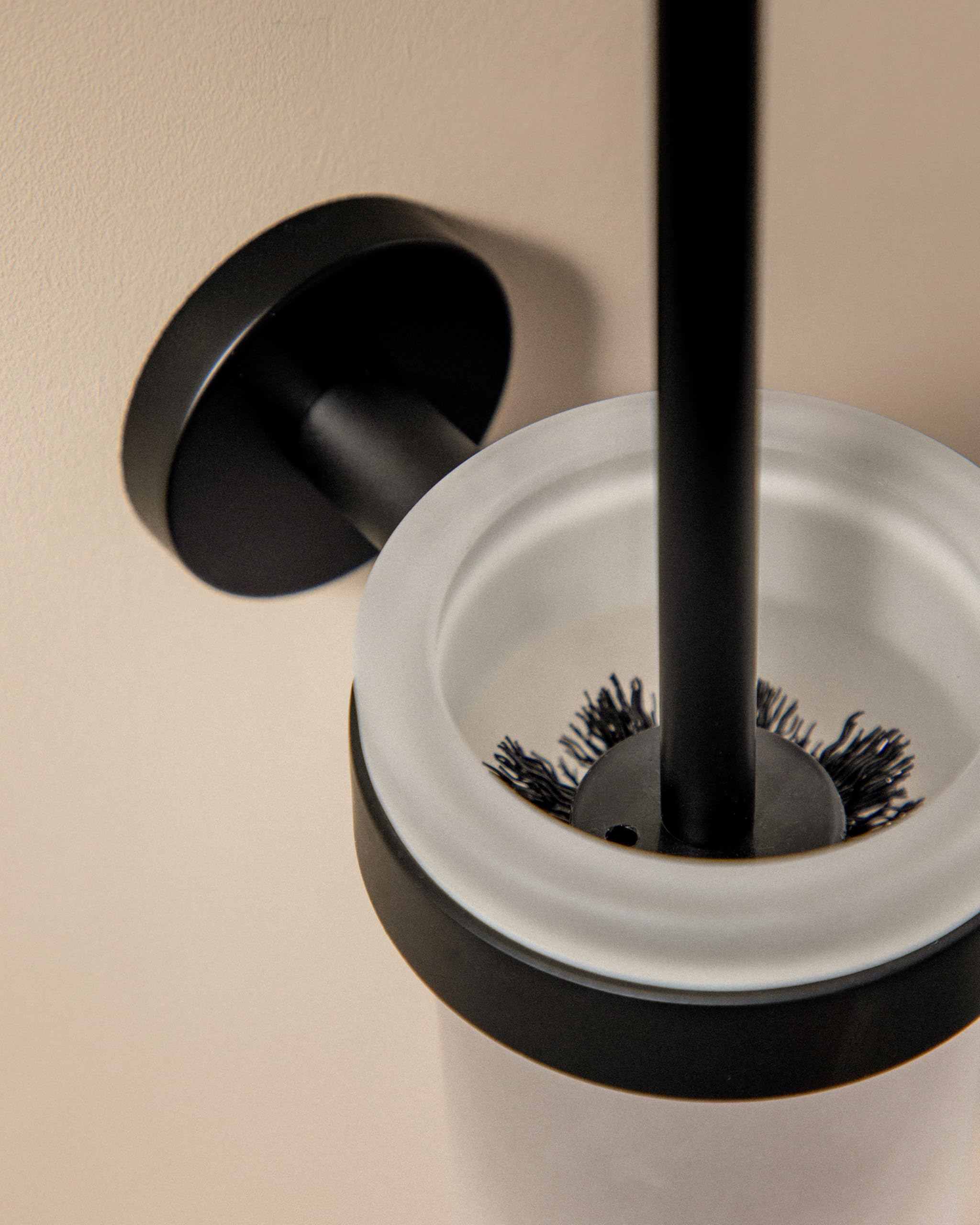cosmic-start-wc-b-rstenhalter-glas-mattschwarz-wand image 3